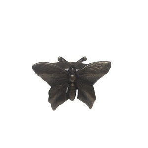 Anneau de serviette en laiton antique motif papillon, boucle porte-serviette en métal thème nature insecte pour la décoration de table à manger à la maison ou au restaurant - Product Image 1