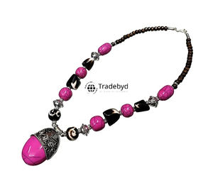 Tradebyd Résine Collier Artistique Bijoux Faits À La Main Pendentif Élégant Parfait Usage Quotidien - Product Image 1