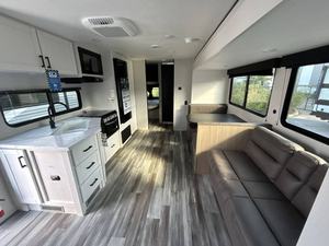 Nueva Caravana de Viaje para Acampar Jayco Jay F-l-i-g-h-t Slx 261BHS 2026, Fabricada en Aluminio Galvanizado para Aventuras al Aire Libre - Product Image 6