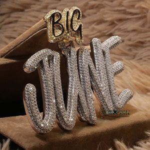 Pendentif Lettre Couronne Moissanite Coupe Ronde Argent 925 Avec Plaqué Or Jaune Cadeau de Célébration Hip Hop pour Homme par Ritzin - Product Image 4