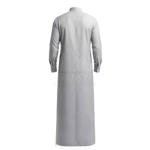 Thobe classique saoudien au look moderne, décontracté, léger, respirant, en coton, coupe ajustée, manches longues, design simple avec boutons sur le devant - Product Image 6