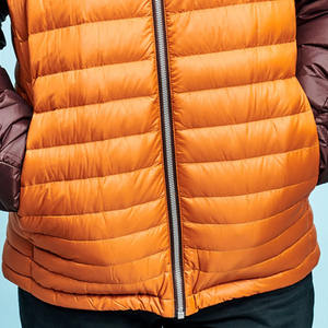 แจ็กเก็ตมีฟองน้ำเต็มแขนเสื้อแบบพรีเมี่ยมสำหรับผู้ชายผู้หญิงมีให้เลือกทุกขนาดสี MOQ ต่ำมีให้เลือก - Product Image 5