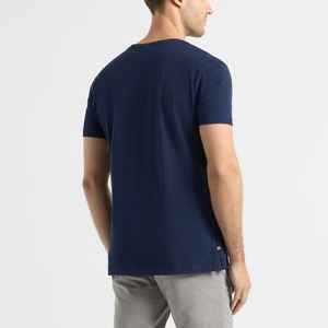 Camiseta de Algodón 100% con Cuello Redondo, Corte Ajustado, Logotipo Personalizado, Estilo Urbano, Fabricada por Antique Fashion - Product Image 4