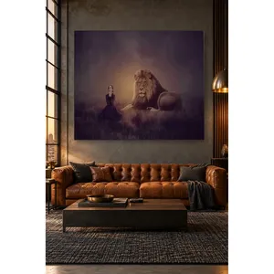 Impression sur toile Fida Lion et jeune fille dans une prairie sombre - Product Image 5