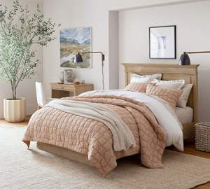 Cadre de lit Queen en teck massif luxueux, design minimaliste, durable, écologique, gris délavé, mobilier de chambre d'hôtel, bois de Java - Product Image 1