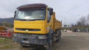 Camion benne Renault Kerax 380.26 6x4 de 2004 - Product Image 1