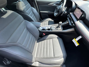 HORNET R T PLUS SUV AWD HYBRID AUTOMATIC DRIVETRAIN 2025 D'OCCASION EN EXCELLENT ÉTAT - Product Image 2
