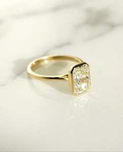 Anillo de Compromiso con Diamante Cultivado en Laboratorio de Corte Radiante de 2.00 CT, Engaste de Bisel, Solitario, Certificado IGI, Oro de 14K, Anillo de Novia Minimalista - Product Image 2