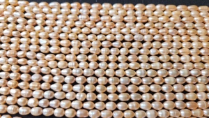 Chaîne de perles de riz naturelles, perles cultivées indiennes non traitées, effet de changement de couleur, fournitures pour la fabrication de bijoux, style boutique - Product Image 2