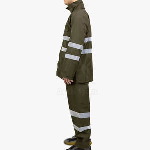 Traje de lluvia impermeable con chaqueta con capucha y conjunto de pantalones para trabajo al aire libre o protección de viaje - Product Image 5