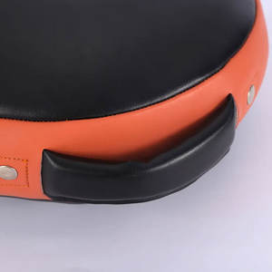 Escudo de boxeo de cuero de PU de piel de vaca auténtica de estilo profesional de alta calidad Impresión de logotipo personalizado Tamaño de color personalizado Jugador unisex - Product Image 6