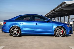 Excellent état, Audi S3 d'occasion 2018, environ 35 700 milles, Quattro AWD - Product Image 3