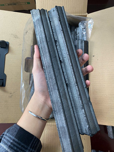 Briquetas de carbón vegetal hechas a máquina de aserrín de madera y bambú de alta energía respetuosas con el medio ambiente 82-85% Carbón fijo Inodoro Quema 5 horas - Product Image 2