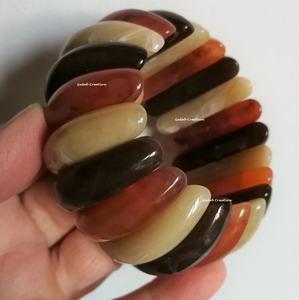 Bracelet large extensible en perles de résine multicolores faites à la main pour les femmes Bracelet élastique épais à la mode pour la mode, la fête, les amoureux des bijoux - Product Image 3