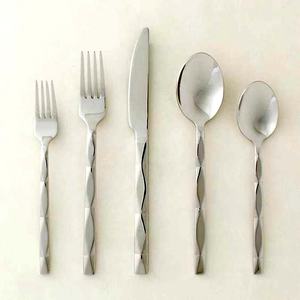 Vente en gros de couverts de restaurant pour événements en plein air ensemble de couverts à poignée torsadée portable pour hôtel ensemble de luxe vintage doré - Product Image 4