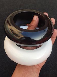 Brazalete de acrílico de diseño moderno, joyería única para mujer, brazalete hecho a mano, respetuoso con el medio ambiente, personalizable para uso en formas multicolor para niñas - Product Image 2