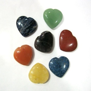 Vente en gros de cristaux de cœur en jade vert Pierres d'amour pour la Saint-Valentin Pierre précieuse d'agate métaphysique de guérison Reiki en ligne de Khambhat - Product Image 6