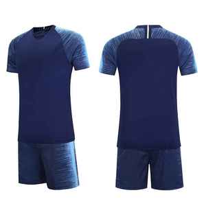 Uniformes de Fútbol OEM Hechos a Medida, Transpirables, 100% Poliéster, Camisetas y Pantalones Cortos de Fútbol con Logotipo Personalizado para Hombres, Mujeres y Equipos Deportivos - Product Image 6