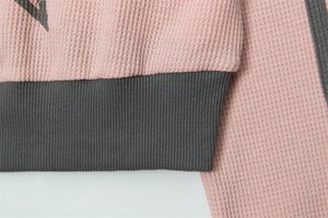 เสื้อฮู้ดดี้ผู้หญิงคุณภาพดีขายดีสำหรับฤดูหนาว พิมพ์ลายด้านหน้าแบบ DTF ผ้าโพลีเอสเตอร์/คอตตอนผสม แฟชั่นทันสมัย ทรงพอดีตัว หนานุ่ม - Product Image 5