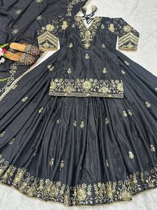 Hermoso traje Punjabi Salwar con diseños de cuello Gharara y Sarara para mujeres Ropa de fiesta de estilo indio y pakistaní al por mayor - Product Image 6