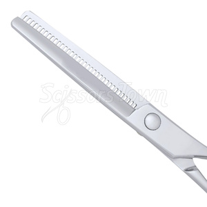 กรรไกรซอยบางสำหรับร้านทำผมทำโลโก้ตามสั่งพร้อมใบมีดเหล็กประสิทธิภาพสูงสำหรับตกแต่งผมแบบนุ่มและเป็นธรรมชาติ - Product Image 6