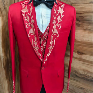 Costume traditionnel rouge brodé 3 pièces avec accents dorés pour hommes luxueux rouge brodé Golden Detailing - Product Image 1