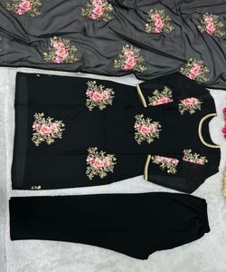 Vestido de fiesta floral estampado Kurti con motivos geométricos y trabajo de espejo para vestido de moda que marca tendencia con detalles de volantes - Product Image 4