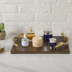 Plateau de service en bois élégant de haute qualité avec poignée en métal doré pour salle à manger cuisine et accessoire de vaisselle forme Rectangle - Product Image 2