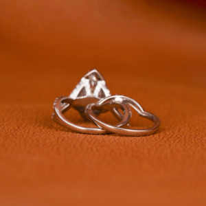 Anillo de compromiso de oro macizo de 14 quilates, corte Marquesa, racimo de diamantes cultivados en laboratorio, estilo moderno, certificado IGI, anillo de diamantes sin conflictos - Product Image 5