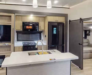 2025 2024 2026 F-o-r-e-s-t R-i-v-e-r Campsite E-l-i-t-e 36RF Autocaravana Remolque de Viaje - Product Image 3