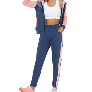 บริการ OEM ชุดเซ็ทลำลองสำหรับผู้หญิง ฤดูหนาว ลายเรียบ ผ้าโพลีเอสเตอร์ 100% ชุด 2 ชิ้น ขายส่งราคาพิเศษ รับสกรีนโลโก้ - Product Image 4