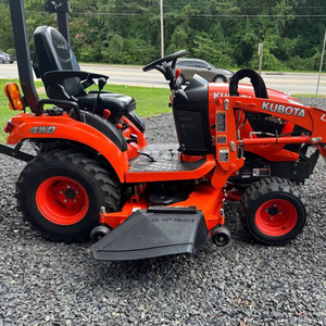 Tracteur agricole compact d'occasion Kubota BX2380 4x4 roues motrices, rouge, machine agricole - Product Image 4