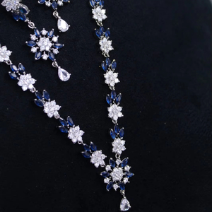 Multi Combinaison de Styliste avec Collier en Laiton avec Argent AD CZ et Perle pour les Mariées Fournisseur de Produits en Vrac - Product Image 1