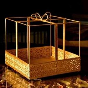 Panier décoratif et quatre roues en métal en laiton pour cadeaux Fruits Home Vintage Style Design Parfait pour les mariages - Product Image 1