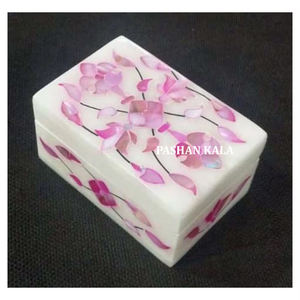 Nouveau Design blanc marbre rose nacre incrustation boîte à bijoux design indien fabrication pour la décoration de la maison et boîte douée - Product Image 1