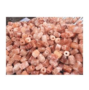 Sel naturel de léchage d'animaux bénéfique de l'Himalaya avec plein de minéraux et de protéines sculpté dans les plus hautes mines de sel asiatiques - Product Image 1