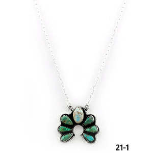 Collier Naja fait main en turquoise et argent sterling, motif floral, pour occasions spéciales - Product Image 2