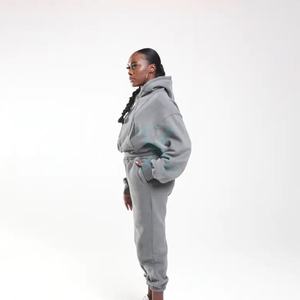 Chándal de Jersey de mujer con logotipo personalizado OEM, conjunto de 2 piezas de ropa deportiva, pantalones de chándal de algodón de gran tamaño y Sudadera con capucha para la temporada de invierno - Product Image 4