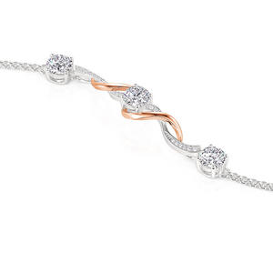 สร้อยข้อมือ Jeulia Amore แบบสองสีประดับด้วยหินสามเม็ด - Product Image 3