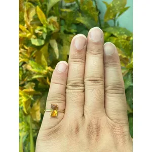 Bague en or blanc massif 14 carats avec citrine taille émeraude, style vintage délicat pour usage quotidien, technologie de sertissage Vermeil, raffinée - Product Image 5