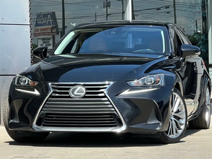 Oferta de Segunda Mano: Lexus IS 200t RWD 2017, Motor 2.0L I4 Turboalimentado, Transmisión Automática de 8 Velocidades - Product Image 2