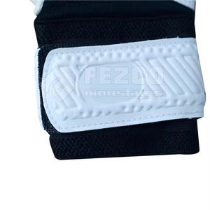 Gants de gardien de but professionnels avec une forte adhérence et un matériau respirant pour l'entraînement au football - Product Image 6