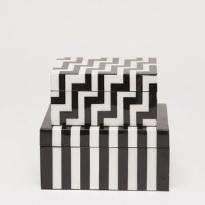 Boîtes cadeaux en bois MDF faites à la main avec finition émaillée Organisateurs de bijoux décoratifs en bois pour les cadeaux de mariage et de retour - Product Image 4