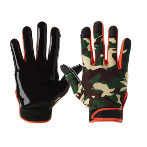 Gants de football américain à sangle réglable conçus pour offrir un soutien du poignet sécurisé et un mouvement flexible de la main - Product Image 4