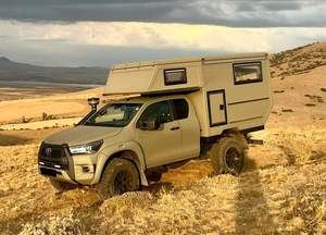 2021 para Toyota HiLux Expedition usado AWD con dirección izquierda interior de cuero oscuro - Product Image 3