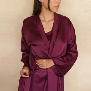 Batas de seda para mujer con diseño elegante, Batas de seda para mujer con Moq bajo, Batas de seda para mujer con logotipo personalizado - Product Image 3