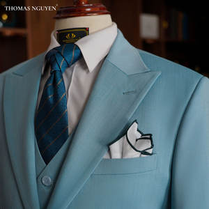 Traje de Hombre a Medida de 3 Piezas en Azul Cielo con Chaqueta, Pantalones y Chaleco de la Colección Nature Color, Vietnam. - Product Image 2