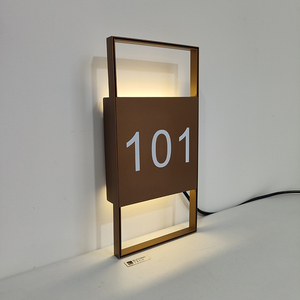 Plaques de porte modernes personnalisées en acrylique et métal avec numéros de chambre en braille pour hôtels et appartements - Product Image 3