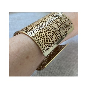 Encanto joyería latón brazalete directo de fábrica suministro al por mayor de moda latón joyería brazalete logotipo personalizado - Product Image 5