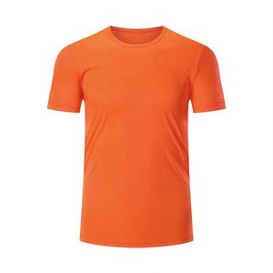 Venta al por mayor en blanco de secado rápido transpirable cuello redondo de manga corta Camiseta de poliéster Fitness deportes maratón logotipo personalizado impresión hombres - Product Image 1